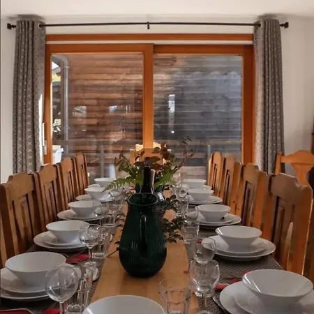 Large - Walkable To - Flexible Beds Morzine