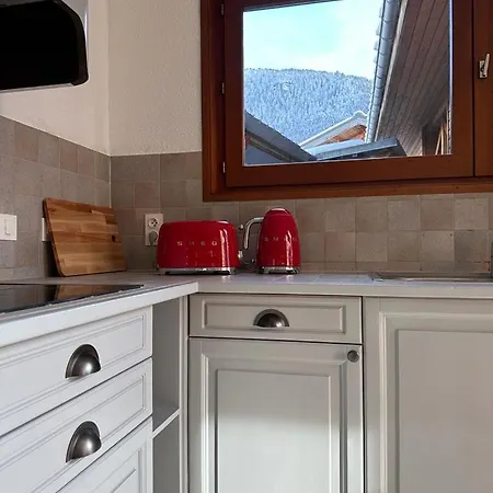 Large - Walkable To - Flexible Beds Morzine
